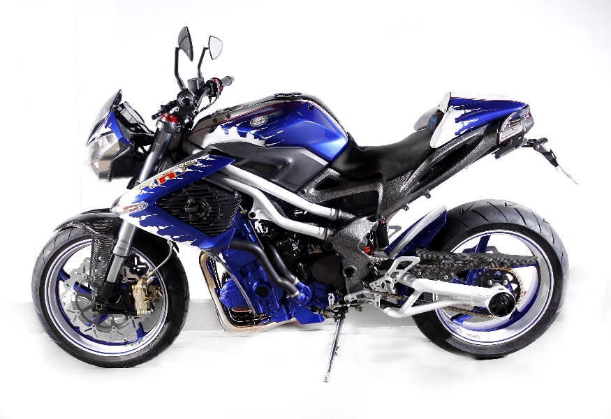 Une Benelli de 1236 cc, 160cv et Bleue..... 6